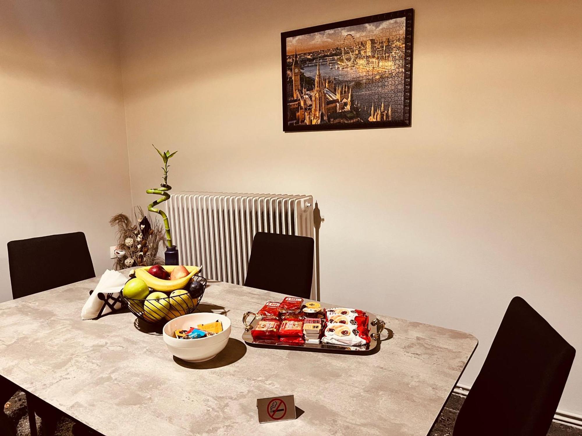 Stamos Apartment Airport Спата Экстерьер фото
